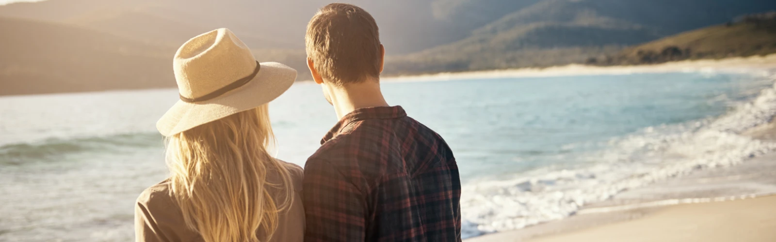 Best Romantic Getaways in Lee Vining: Scenic Drives, Sunset Spots & Cozy Stays